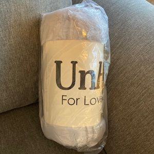 UnHide Lil Marsh blanket in silver